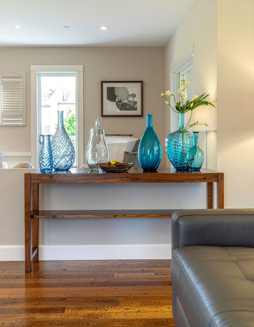 Narrow console drink station - 30 living room drink station ideas