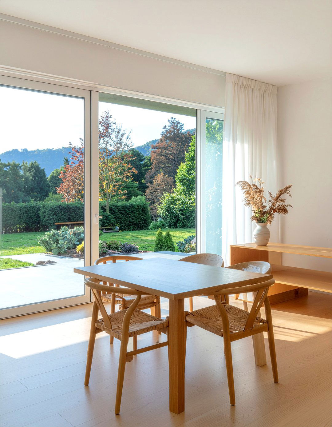 Natural Light Dining Room - 30 dining room charm ideas