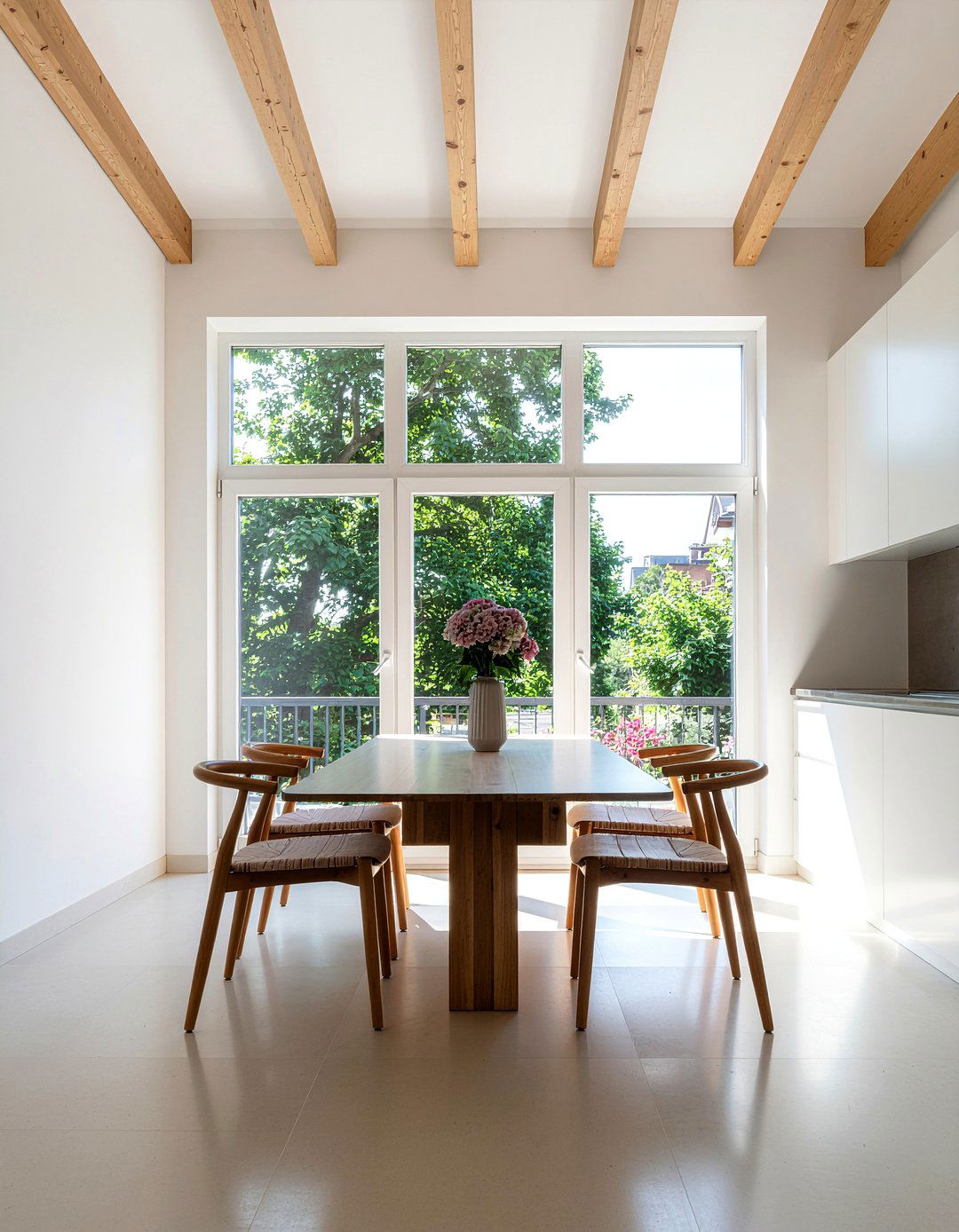 Natural Light Optimization - 30 budget dining room ideas