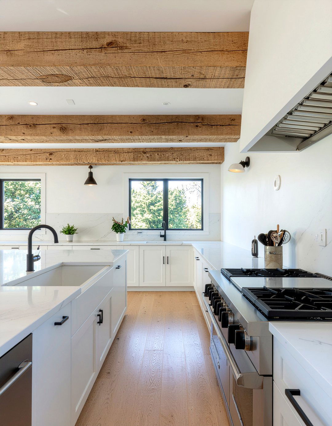 Natural Wood Kitchen Beams - 30 kitchen exposed beam ideas