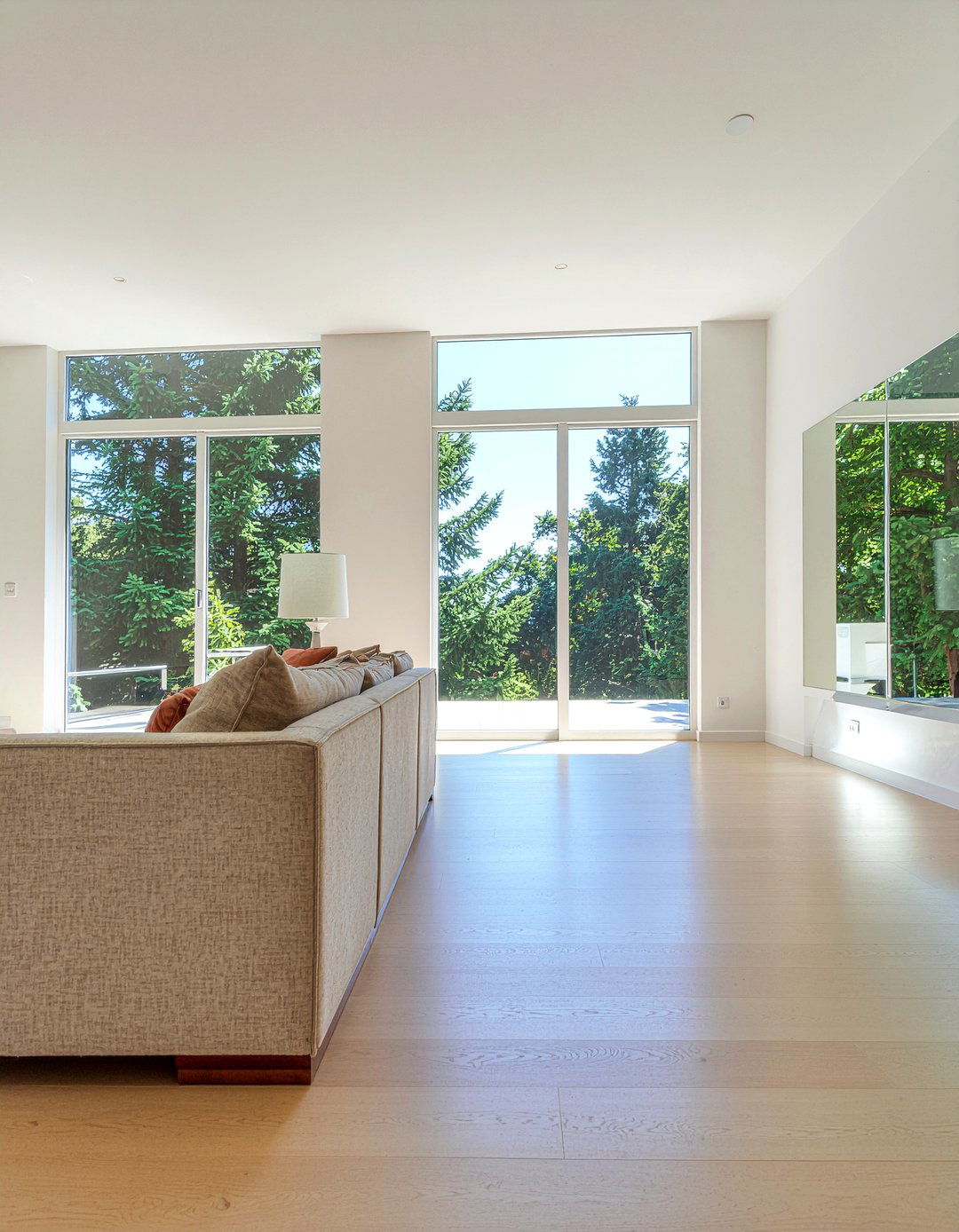 Natural light interior - 30 Korean living room ideas