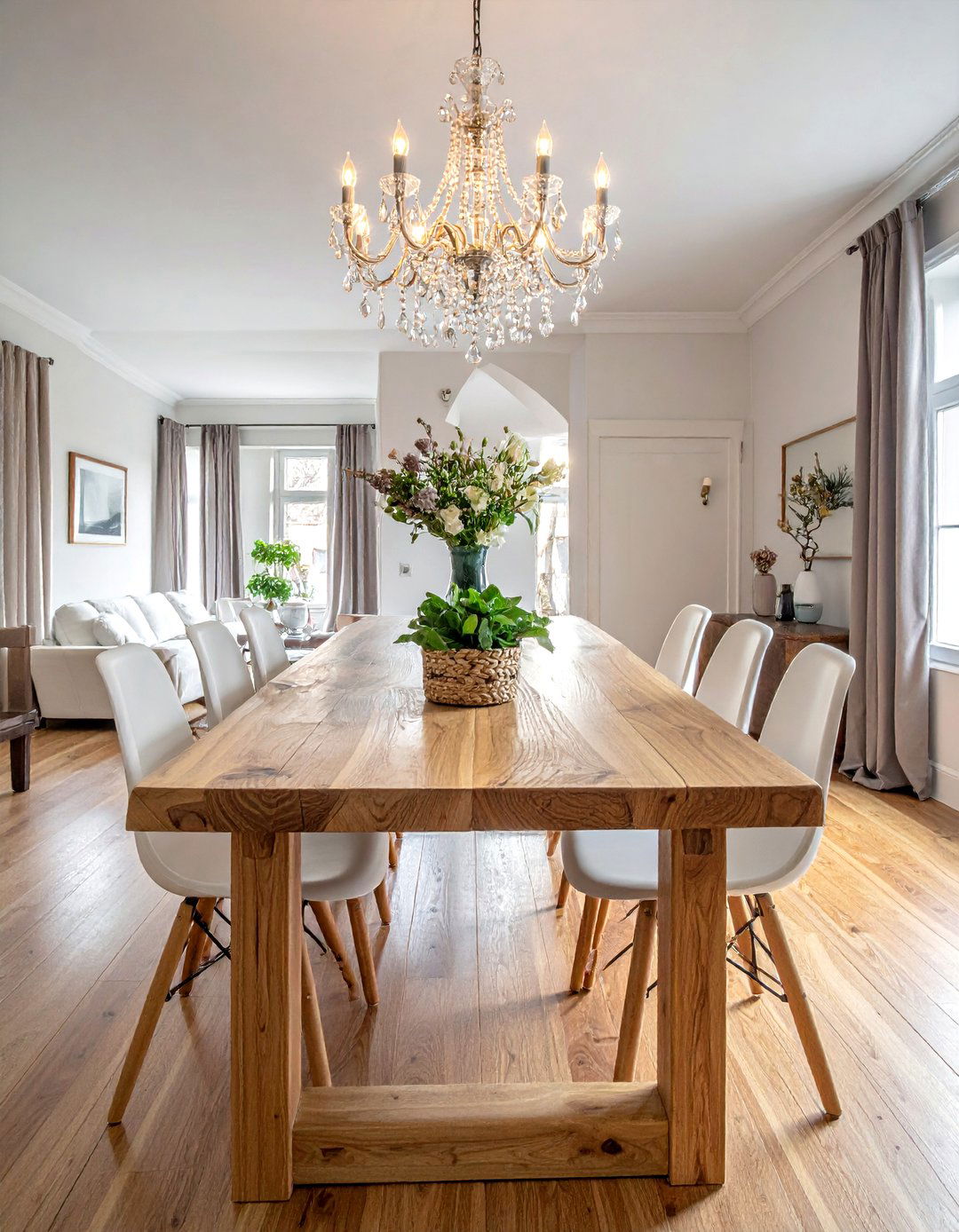 Natural wood dining table - 30 updated traditional dining room ideas