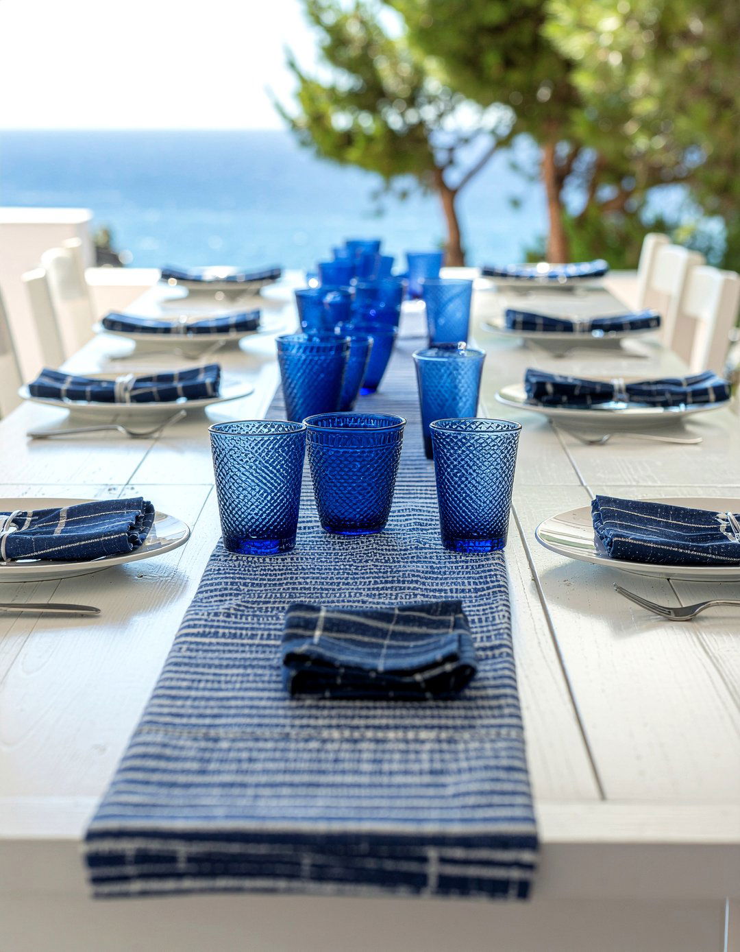 Nautical Blue Accents - 30 Greek dining room ideas