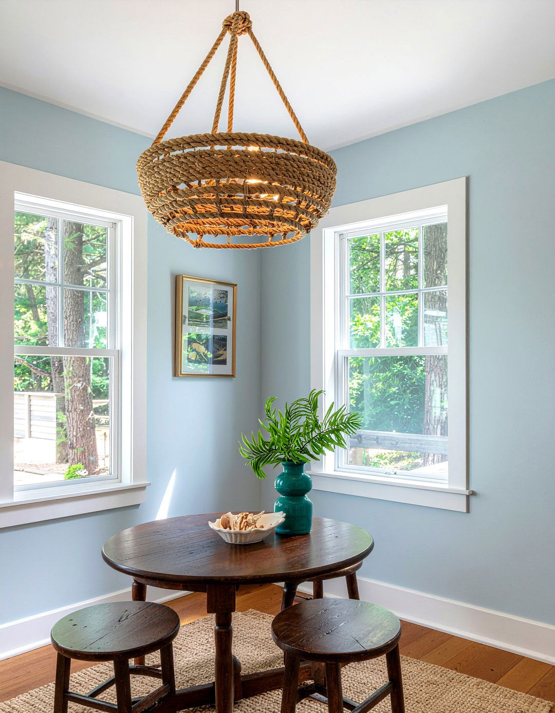 Nautical Rope Chandelier - 30 ocean-inspired dining room ideas