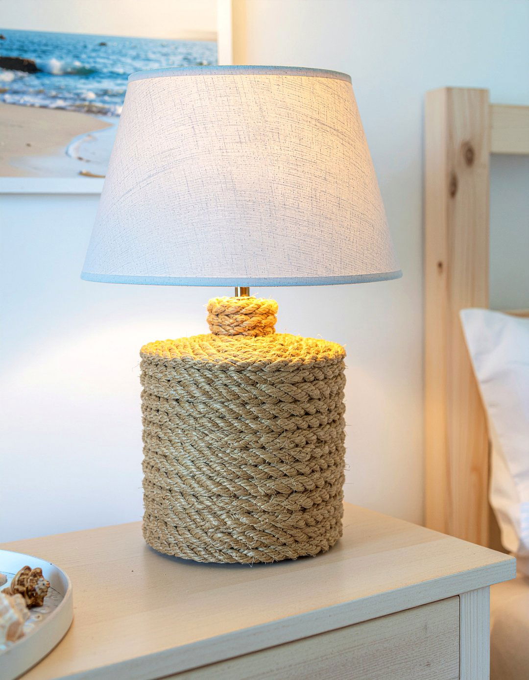 Nautical Rope Lamp - 30 surfing bedroom ideas
