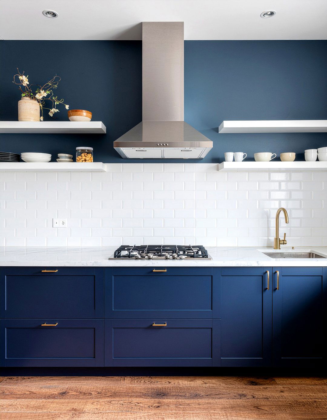 Navy Blue Accent - 30 kitchen feature wall ideas