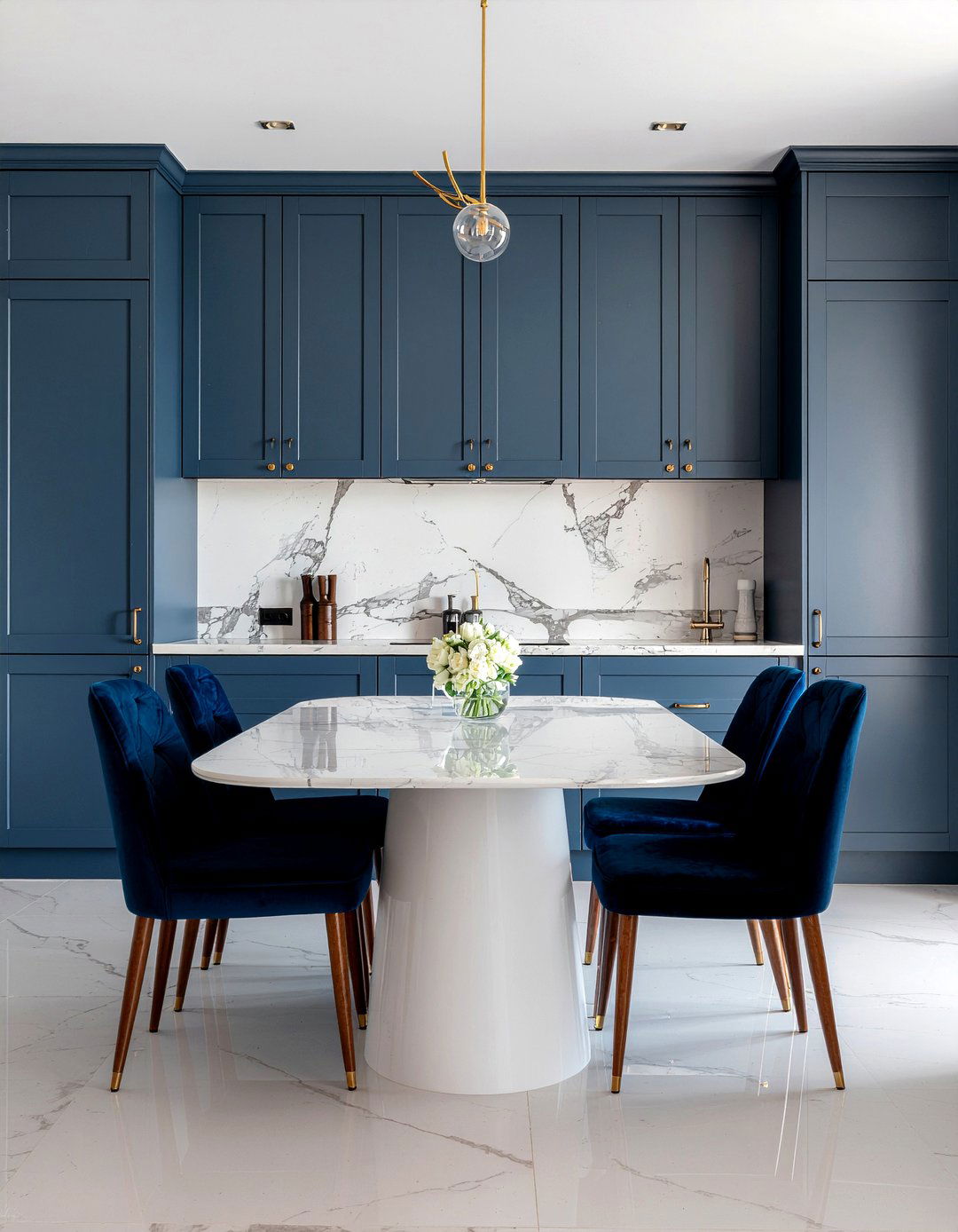 Navy Blue Cabinetry - 30 daring dining room ideas