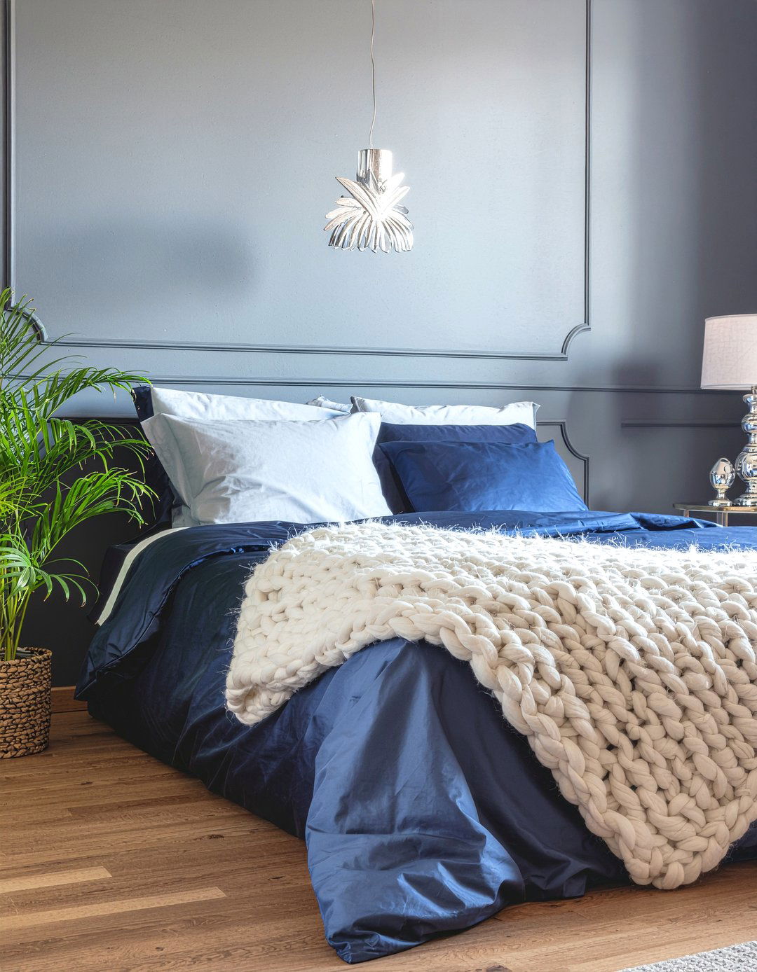 Navy Blue Glam Bedroom - 30 modern glam bedroom ideas