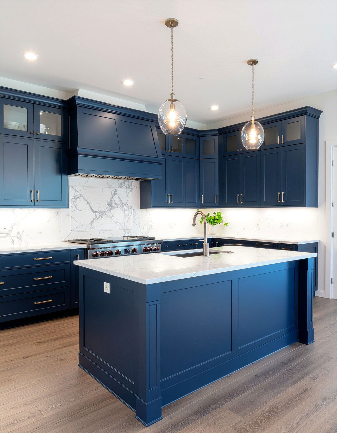 30 Modern Parade of Homes Kitchen Ideas for a High-End Look