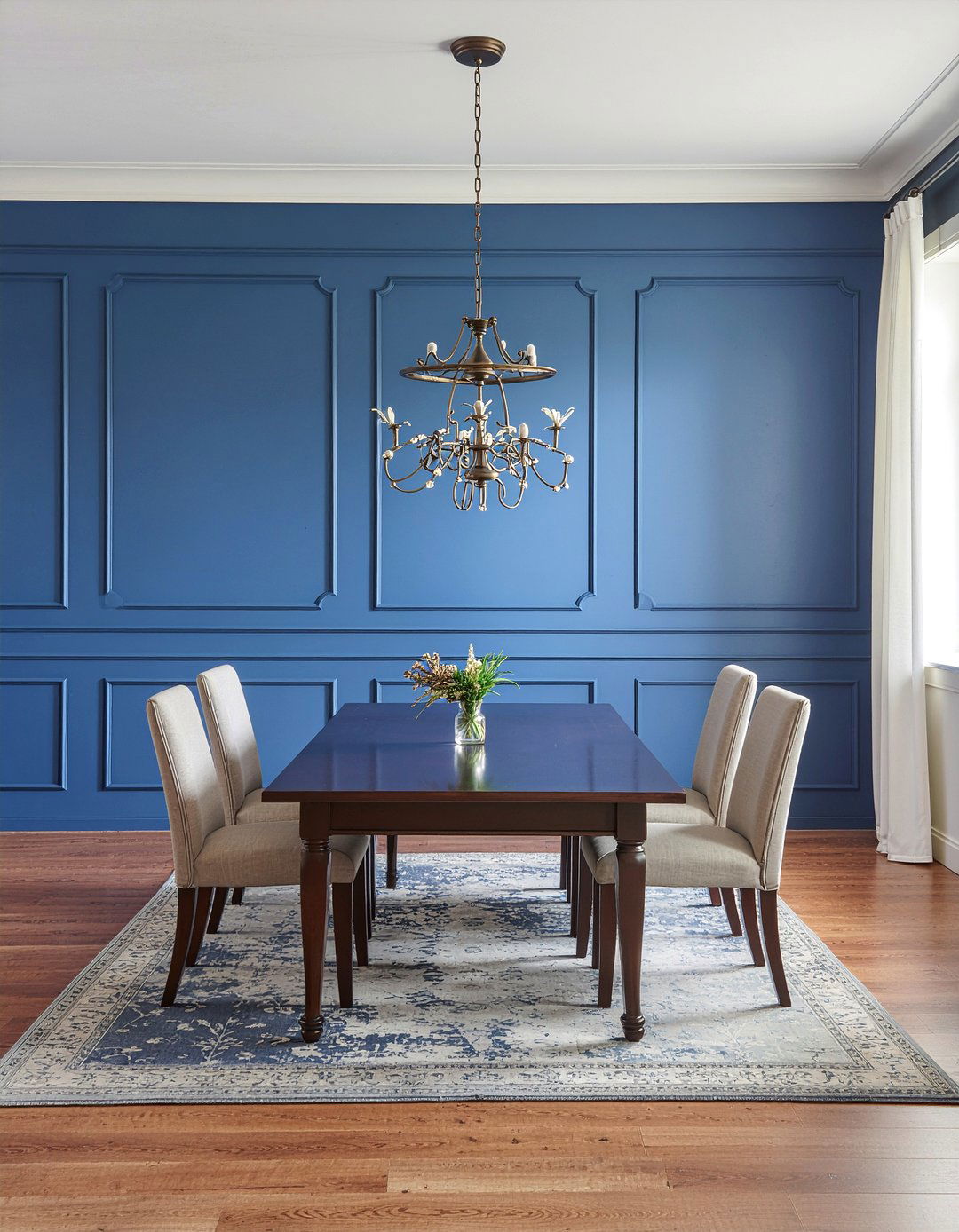 Navy Blue Wainscoting Wall - 30 navy blue dining room ideas