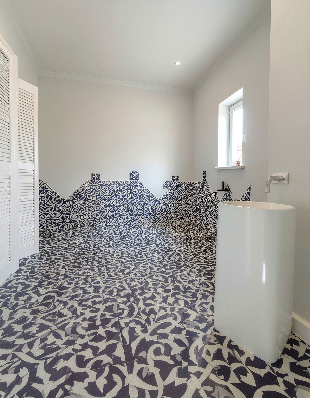 Navy Patterned Floor Tile - 30 navy bathroom ideas