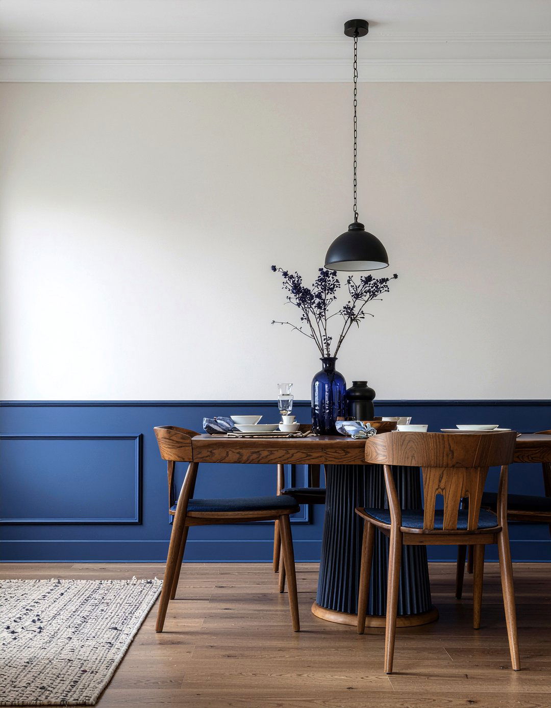 Navy blue chair rail - 30 dining room chair rail ideas