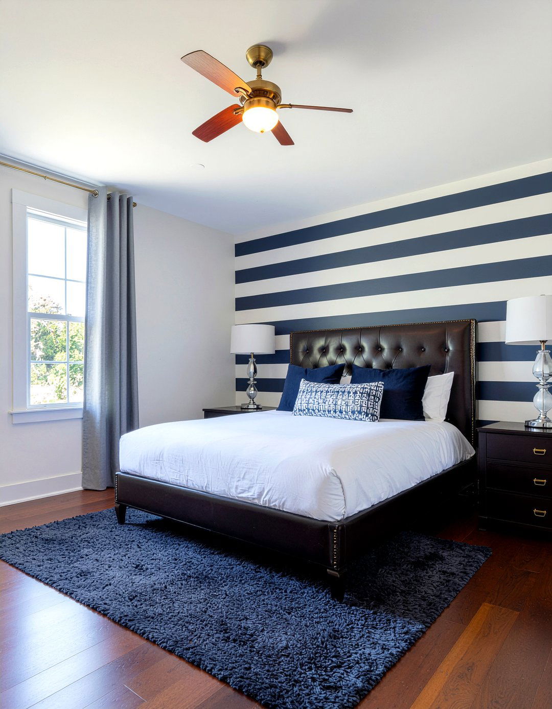 Navy blue horizontal stripe wallpaper - 30 bedroom striped wallpapers