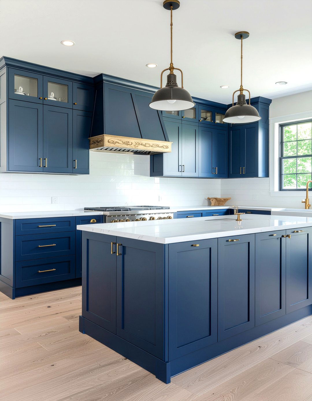 Navy blue kitchen cabinets - 30 beach kitchen ideas