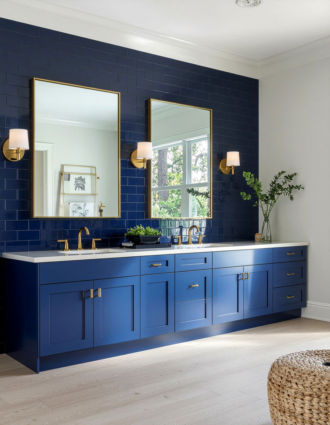 Navy blue tile - 30 bathroom tile ideas