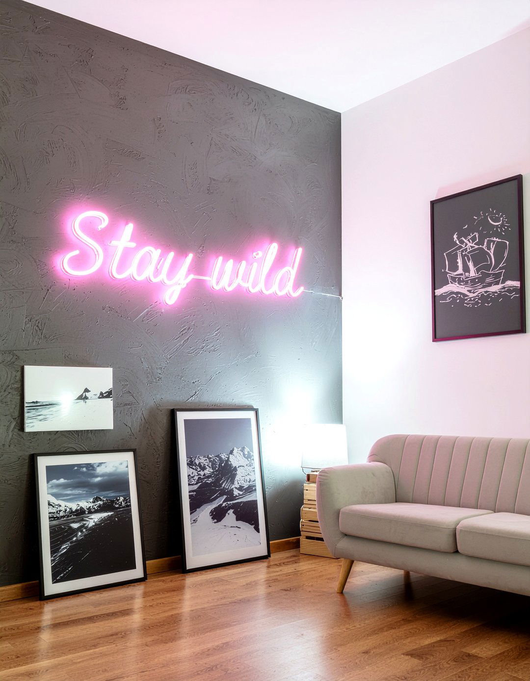 Neon sign decor - 30 maximalist living room ideas