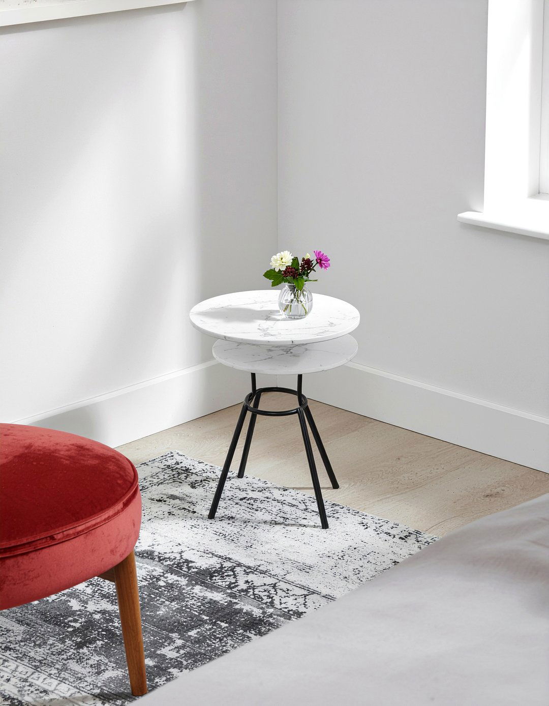 Nesting side tables - 30 bedroom adjustable furniture ideas