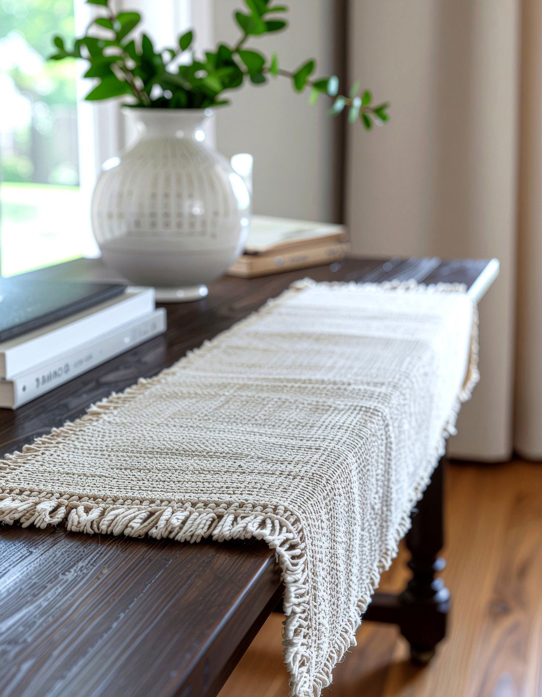 Neutral Table Runner - 30 entryway table decor ideas