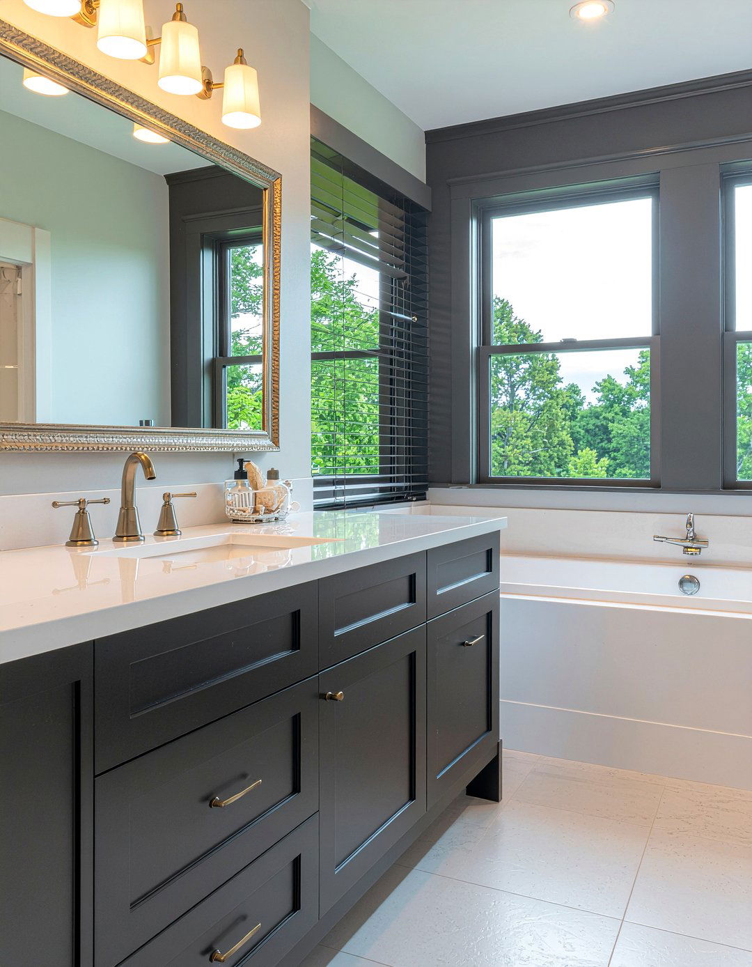 Nickel and brass - 30 mixed metal bathroom ideas