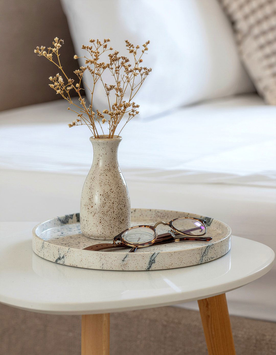 Nightstand Organization - 30 quick bedroom ideas