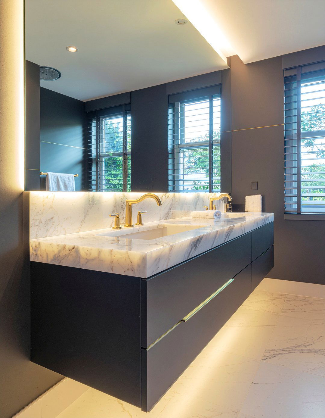 Onyx bathroom countertop - 30 bathroom countertop ideas