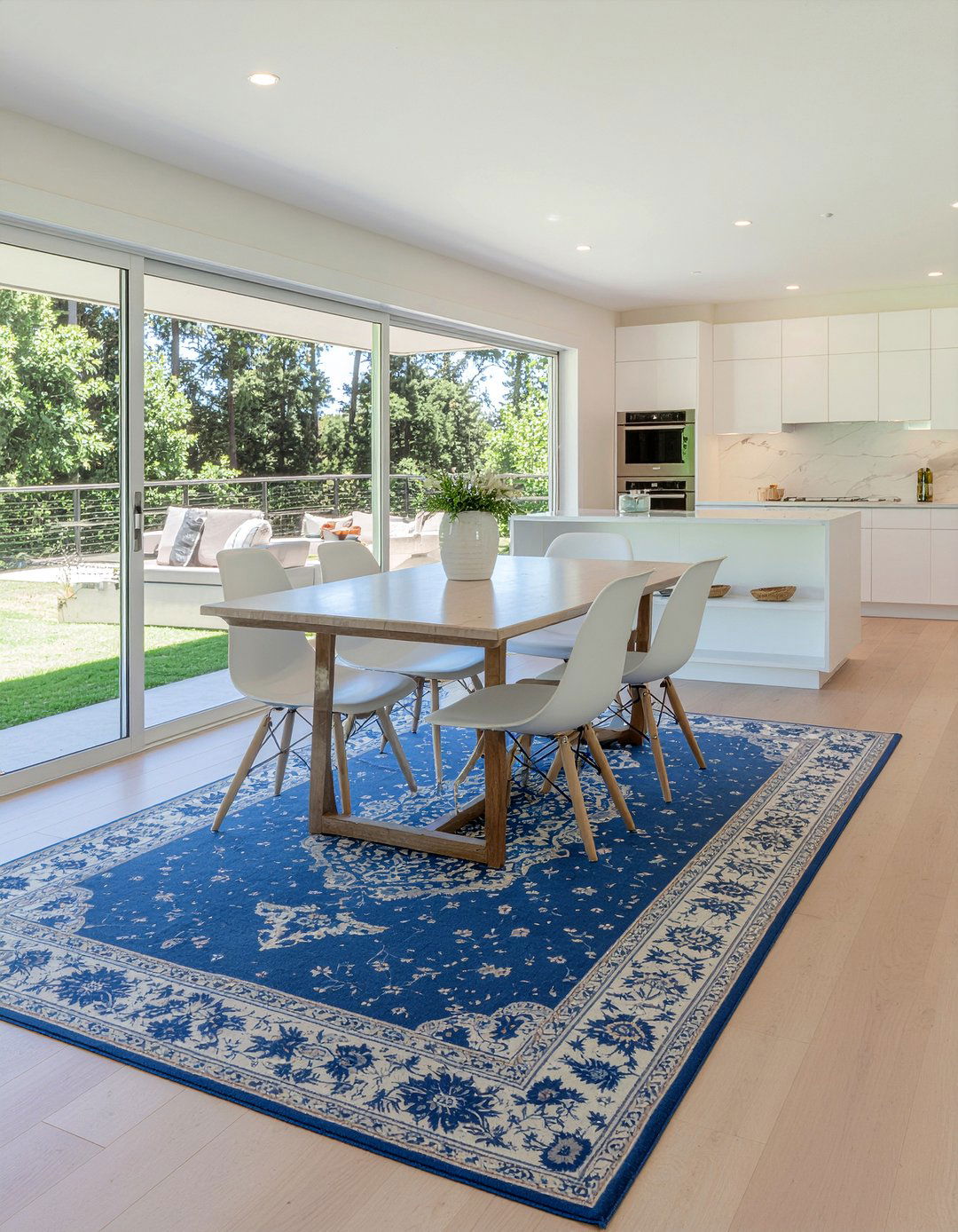 Open Concept Coastal Dining Space - 30 beach house dining room ideas