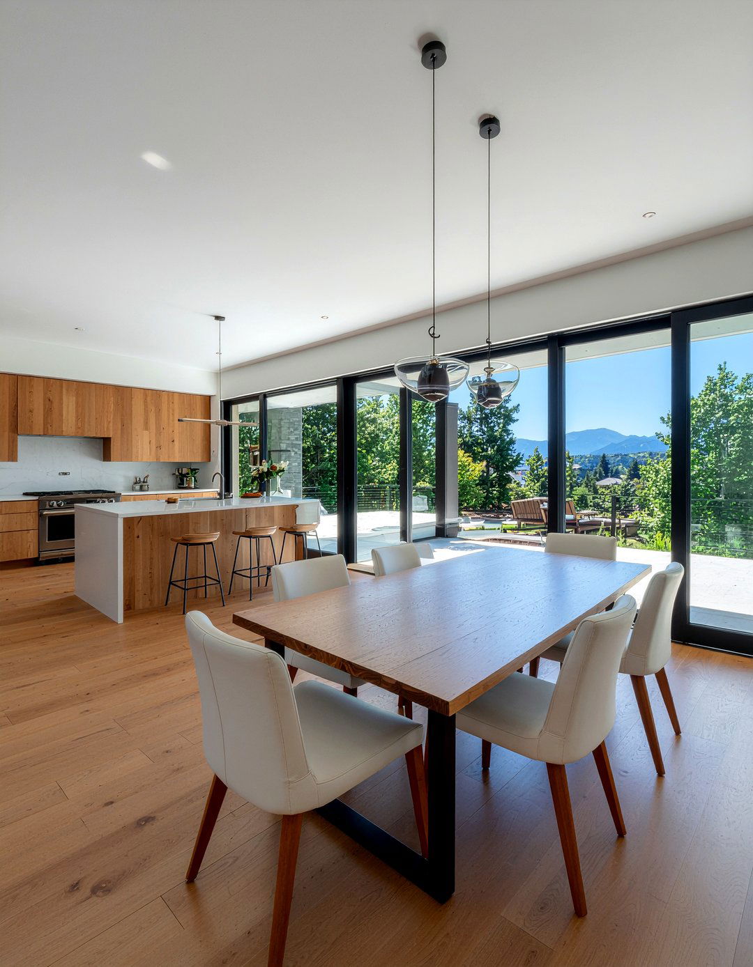 Open Concept Dining Area - 30 prairie dining room ideas