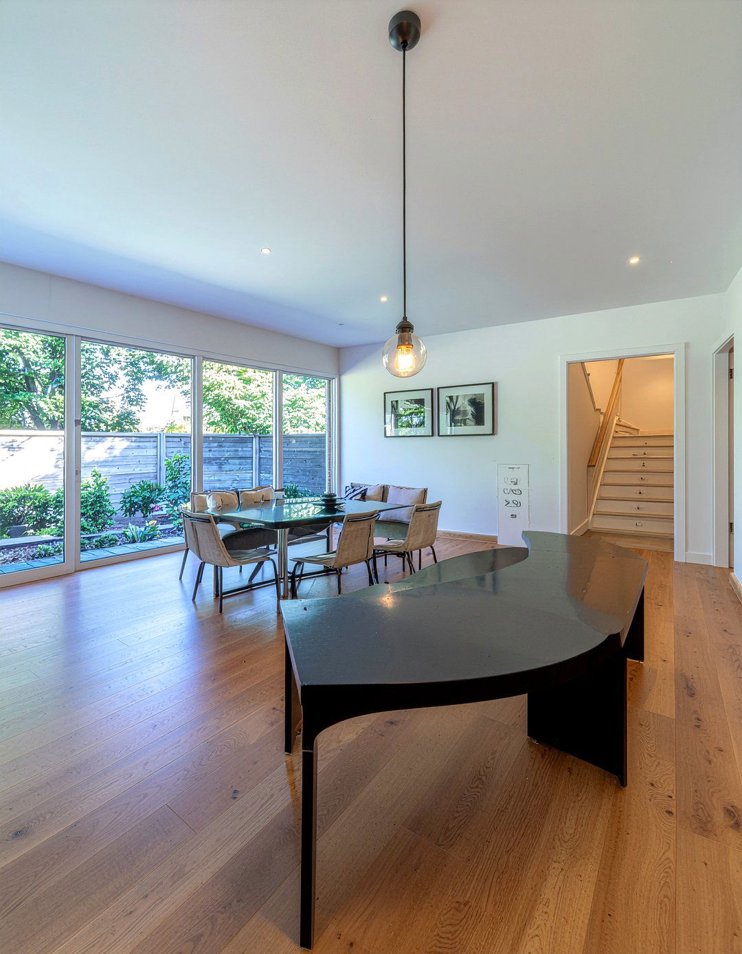 Open Plan Curved Dining Seating - 30 curved dining bench ideas