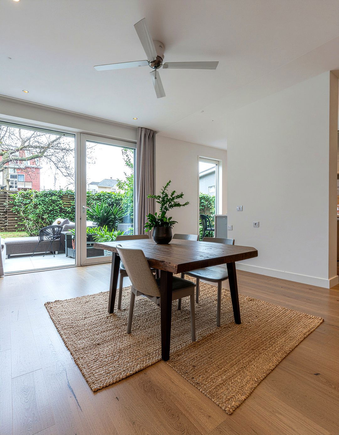 Open Plan Dining Room - 30 row house dining room ideas