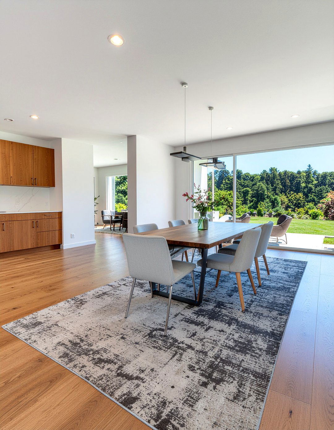 Open concept dining area - 30 Portland dining room ideas