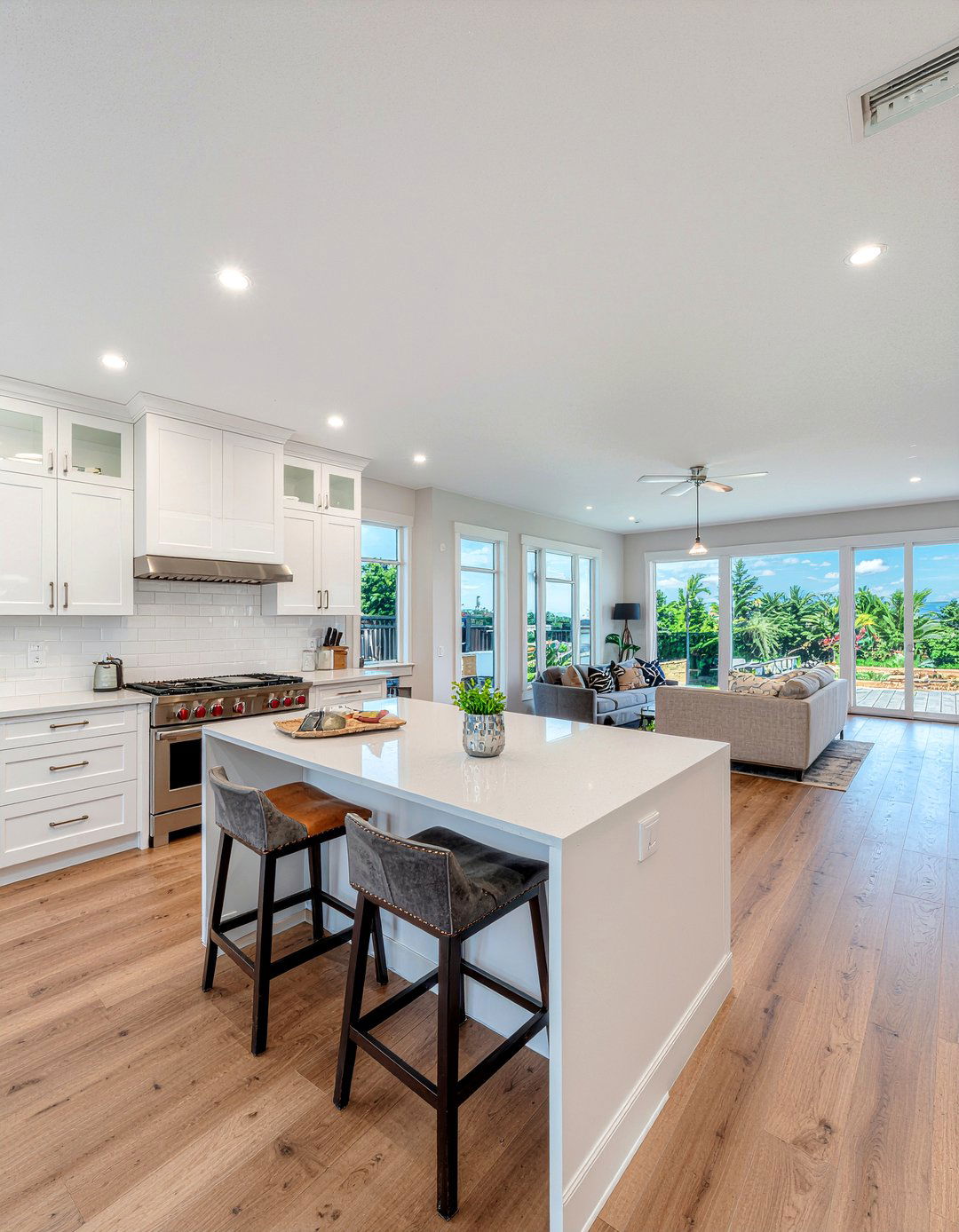 Open concept kitchen - 30 kitchen remodel ideas