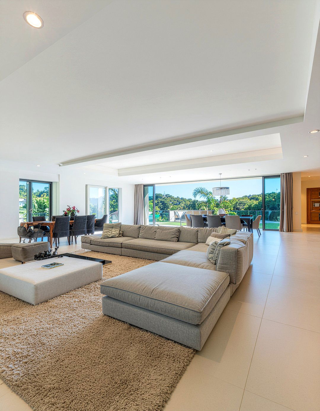 Open concept mansion living room - 30 mansion living room ideas