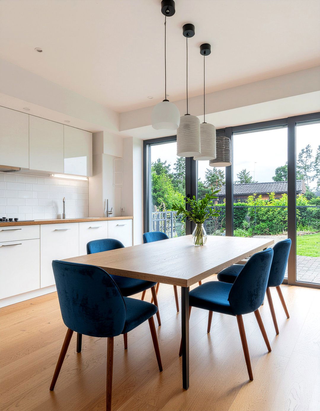 Open plan dining room - 30 bright dining room ideas