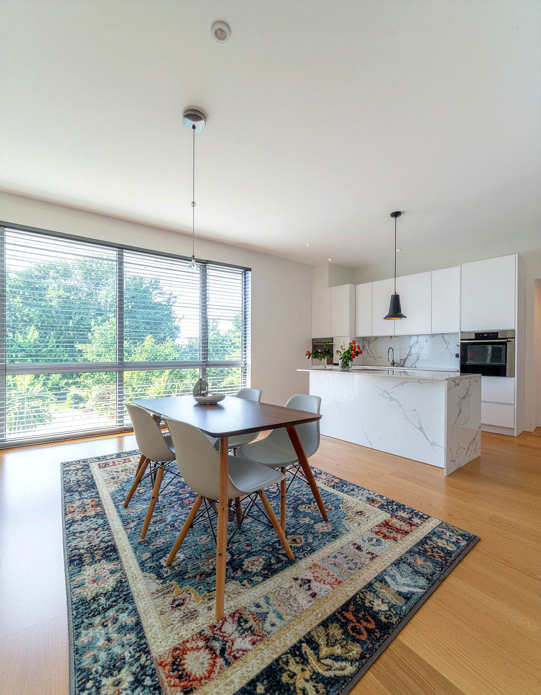 Open plan kitchen diner - 30 kitchen expansion ideas