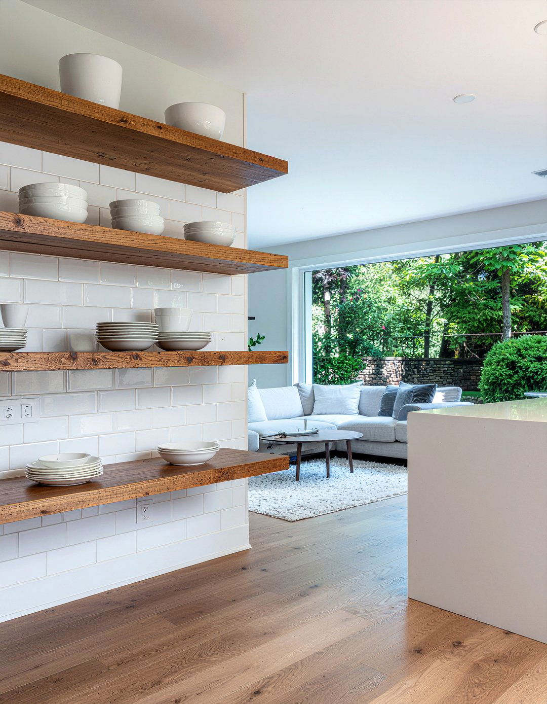 Open shelving kitchen layout - 30 kitchen great room ideas