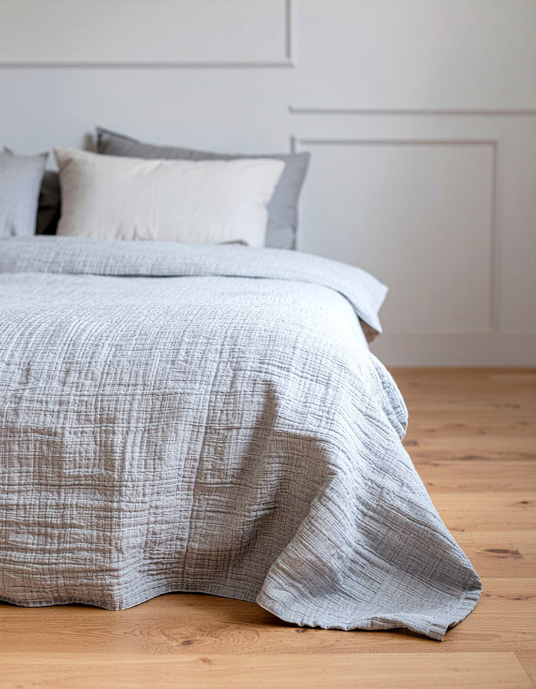 Organic linen bedding - 30 wellness bedroom ideas