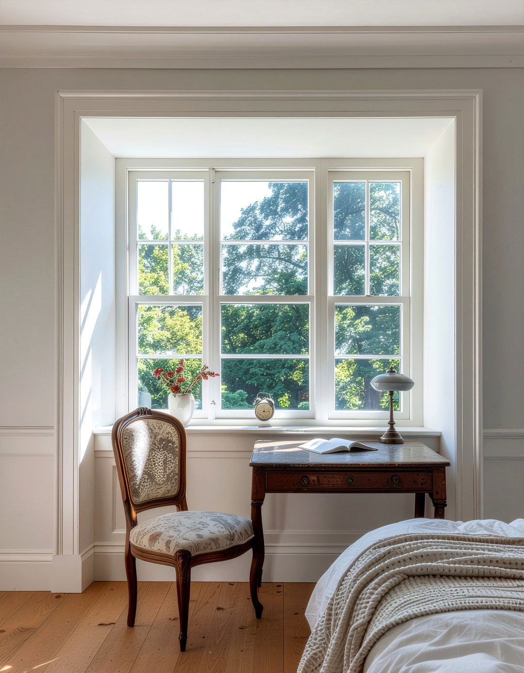 Oriel Window - 30 bedroom window design ideas