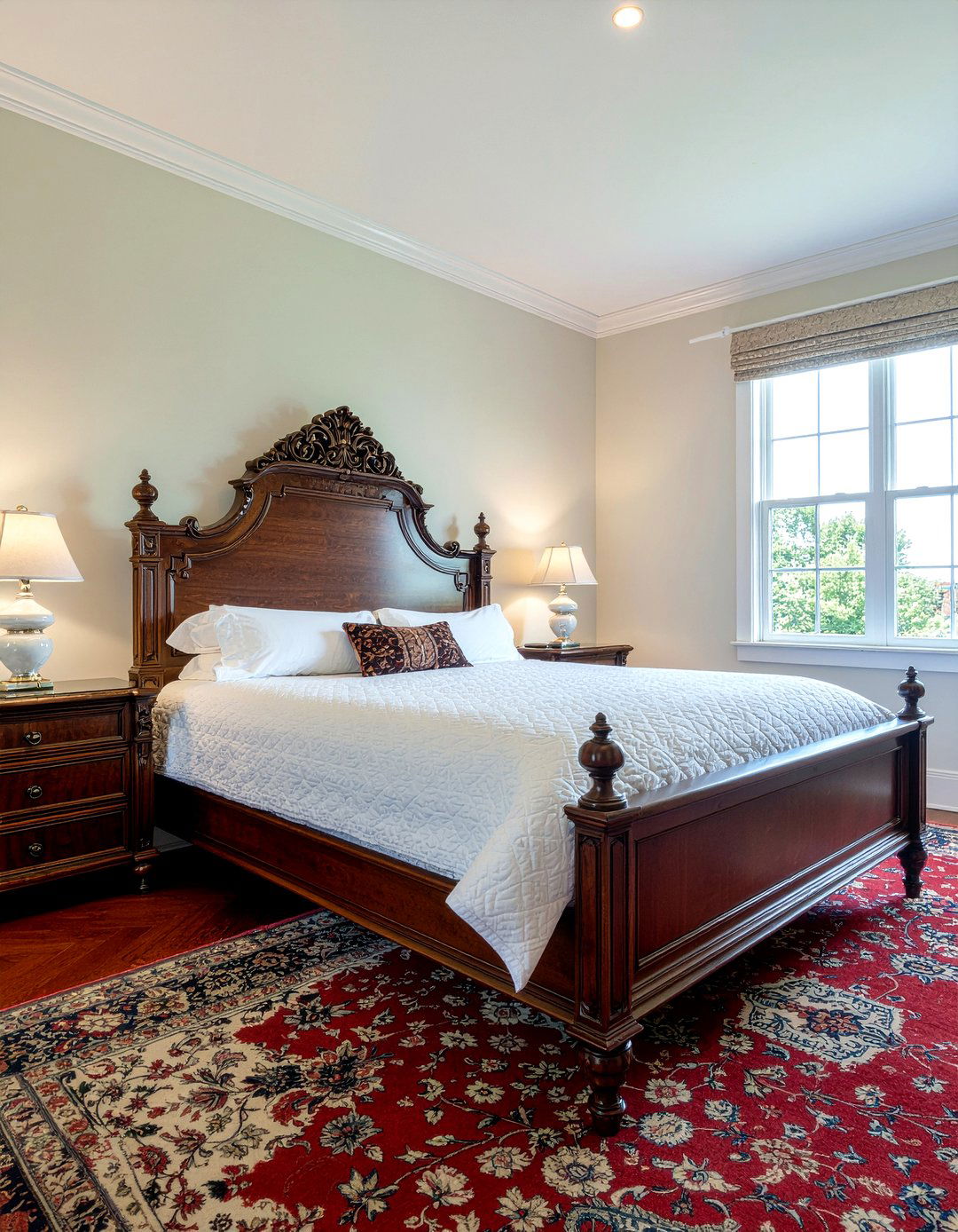 Ornate Wooden Bed Frame - 30 Victorian bedroom ideas