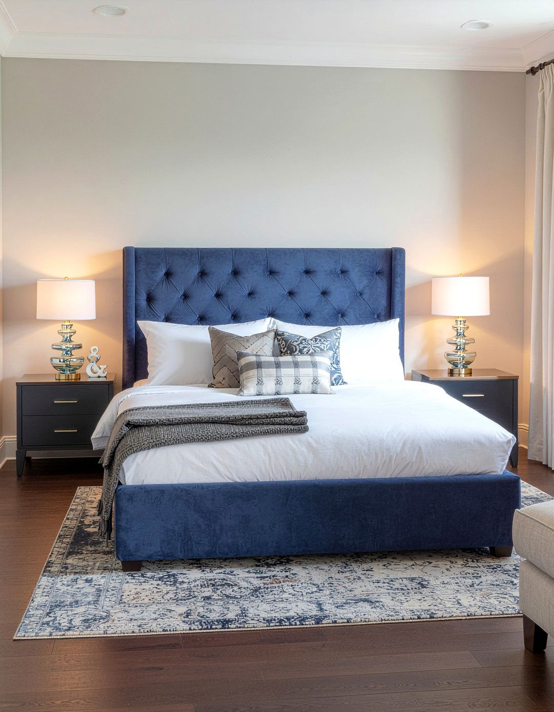 Ottoman bed frame - 30 bedroom storage ideas