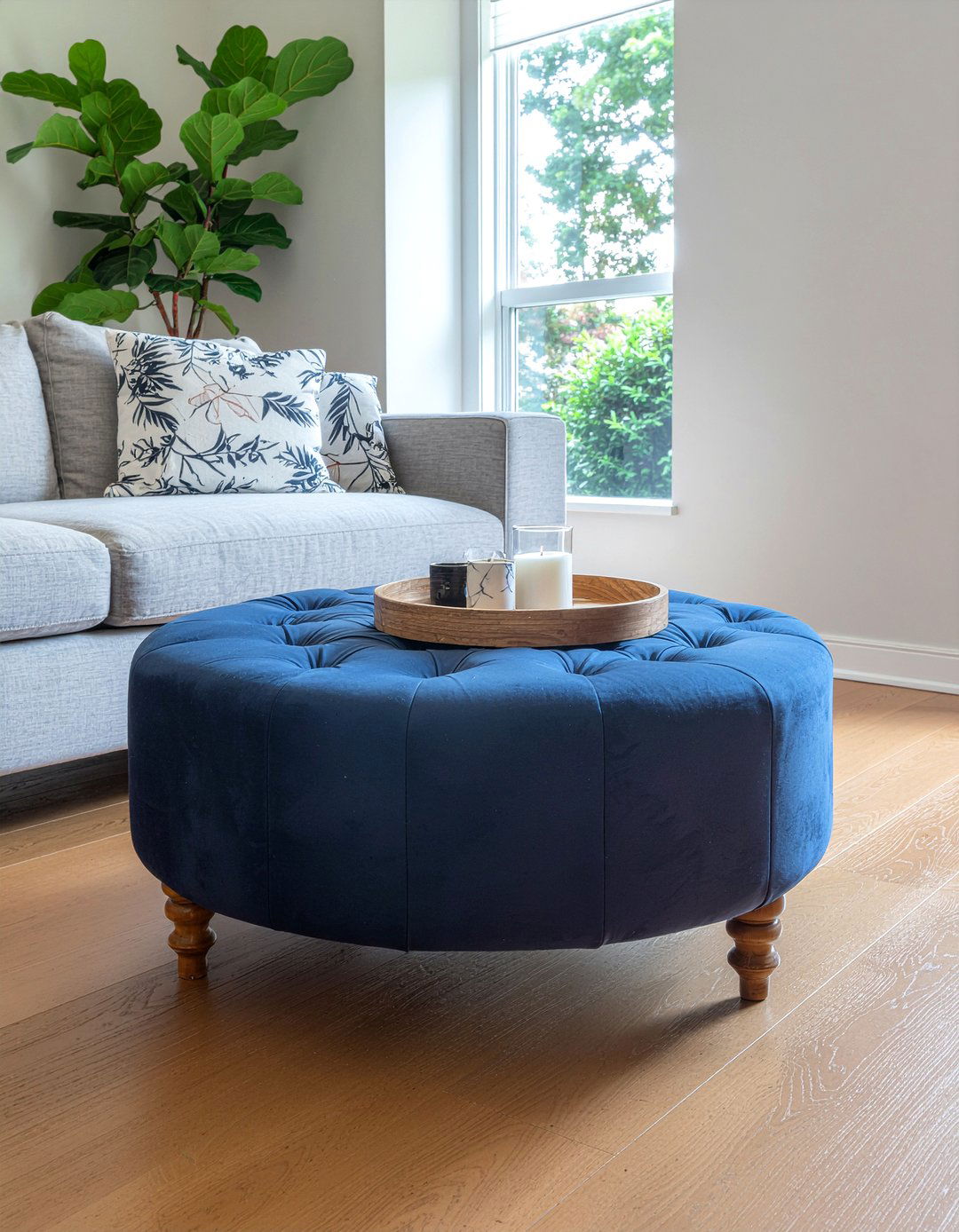 Ottoman seating - 30 living room on a budget ideas