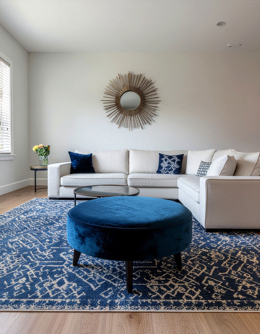 Ottoman seating - 30 rental apartment living room ideas