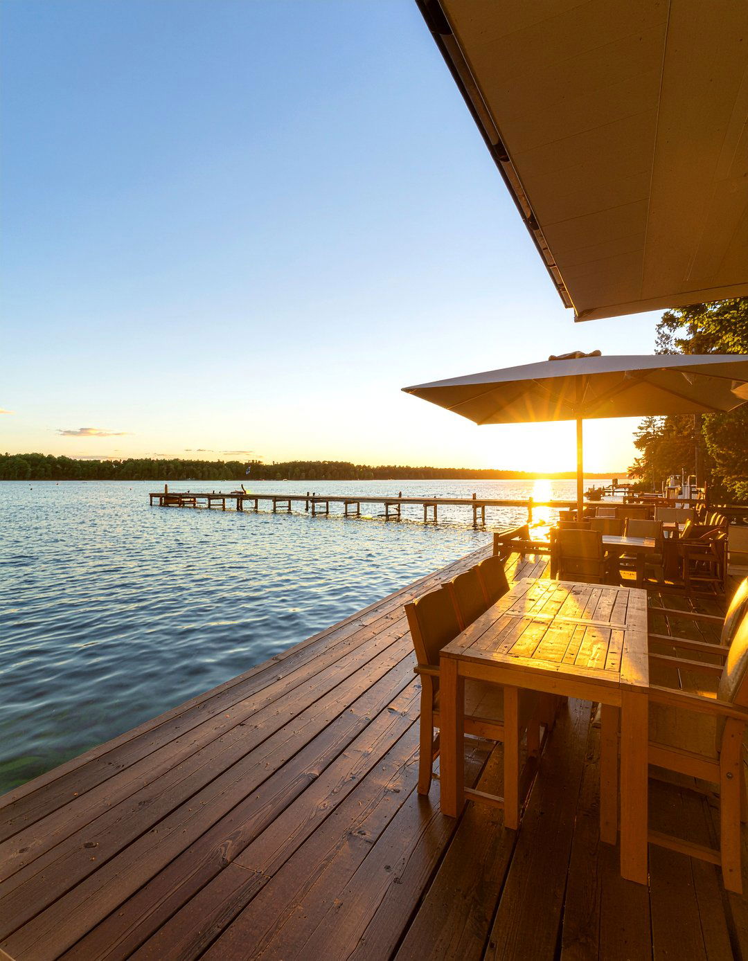 Outdoor Lakeside Dining Deck - 30 lakeside dining room ideas