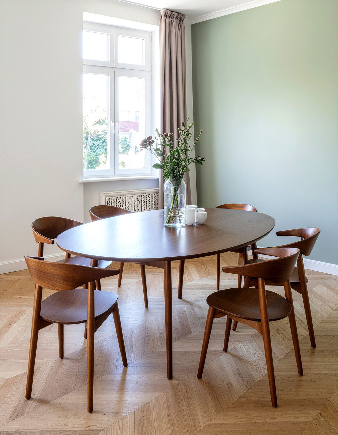 Oval Dining Room Table - 30 inviting dining room ideas