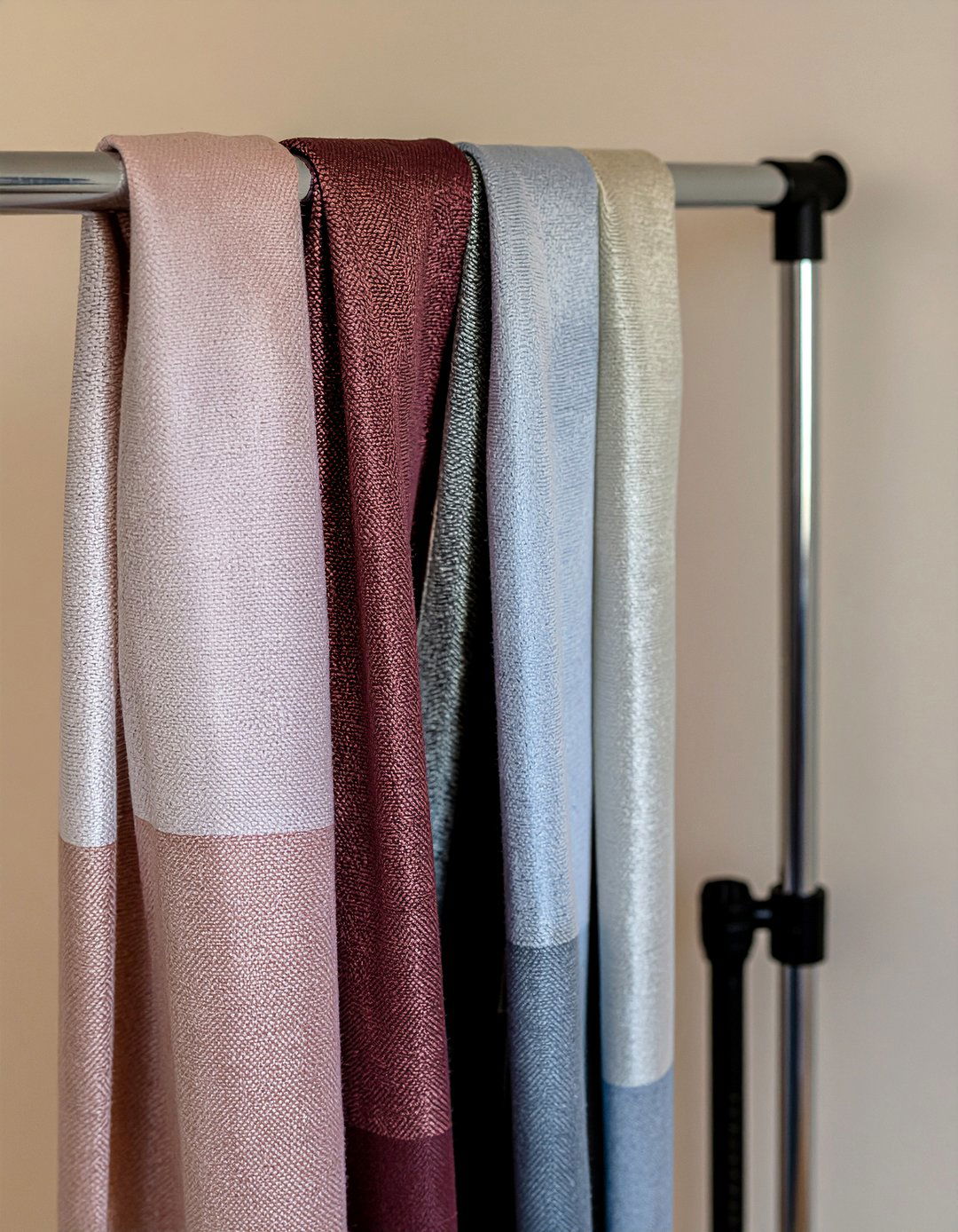 Over the door scarf rack - 30 bedroom scarf storage ideas