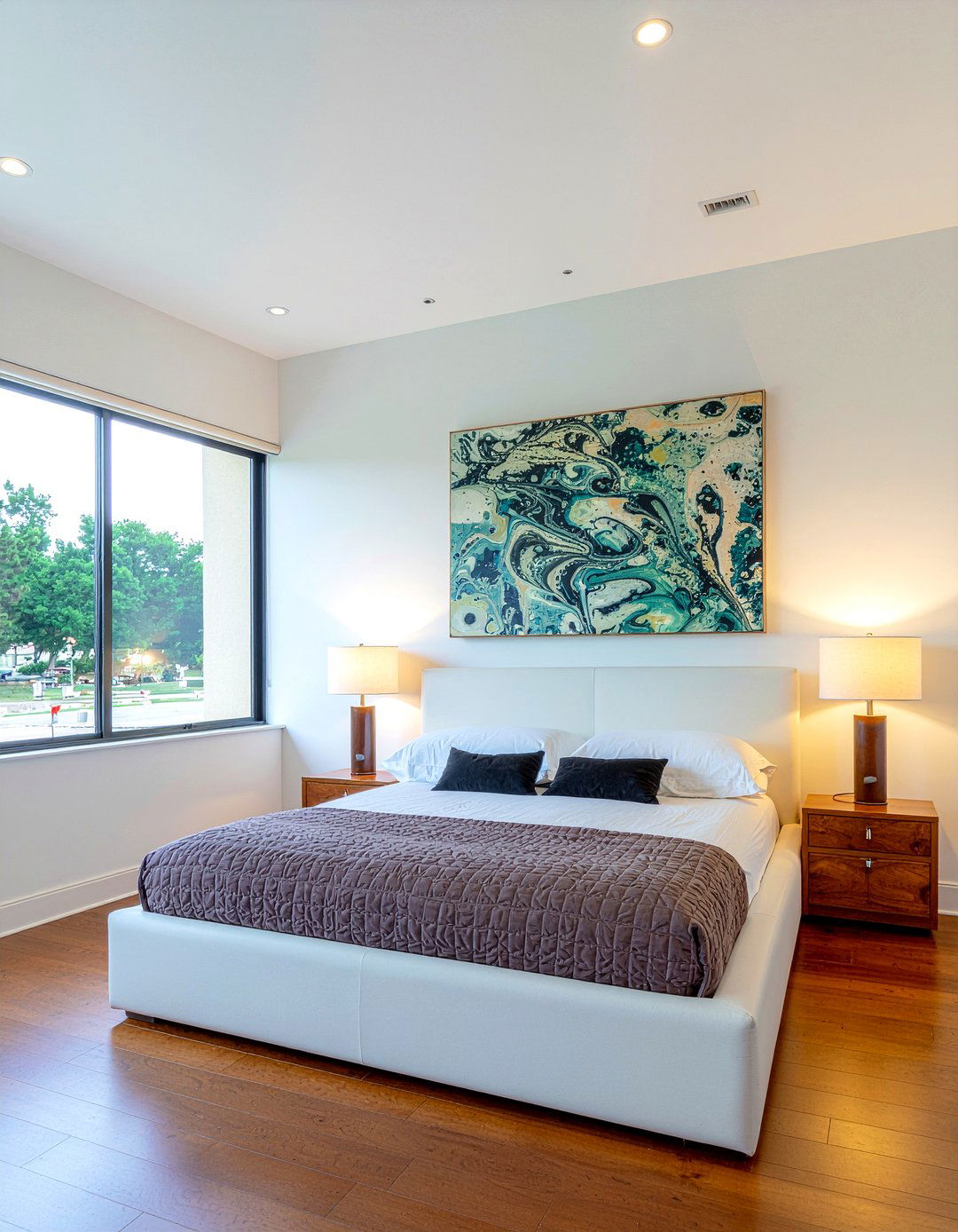 Oversized Wall Art - 30 grand bedroom ideas