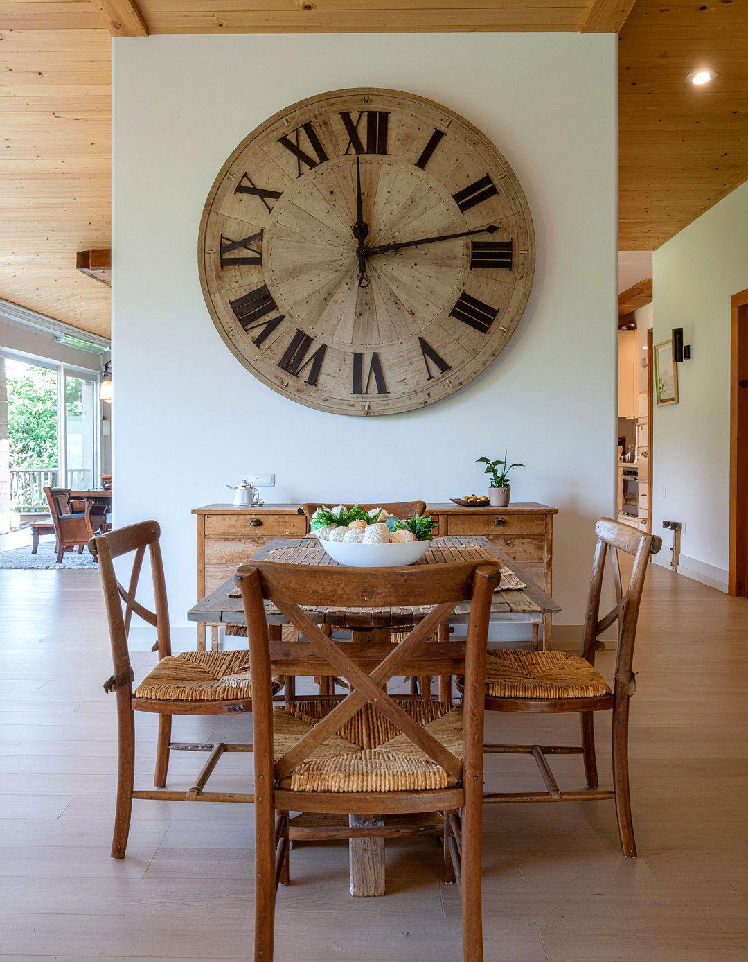 Oversized Wall Clock - 30 rustic farmhouse dining room ideas