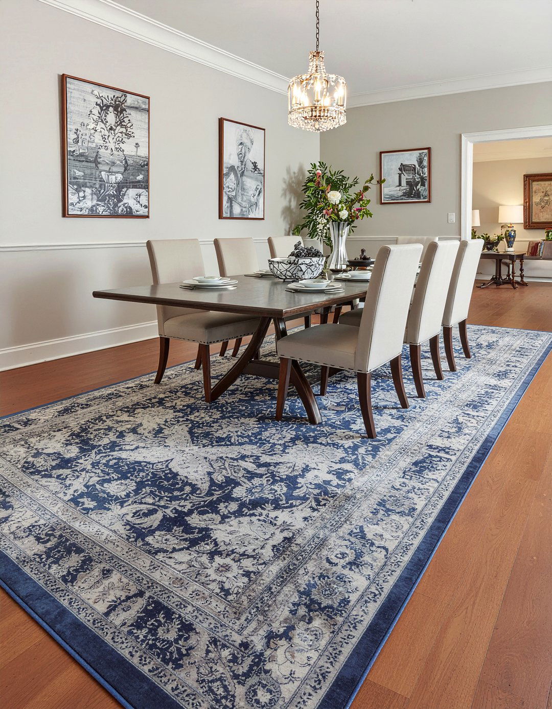 Oversized area rug - 30 rich dining room ideas