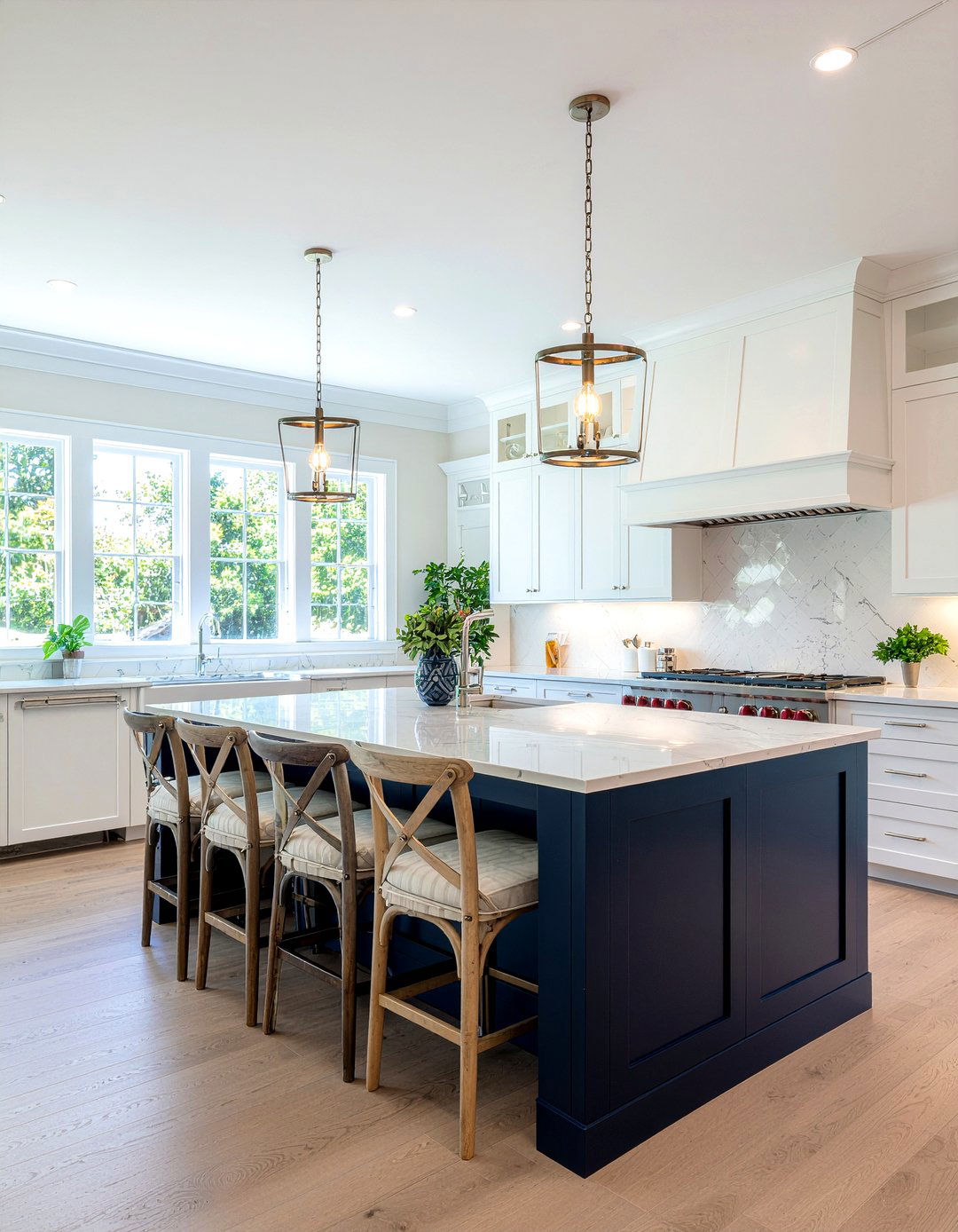 Oversized kitchen island - 30 beach kitchen ideas