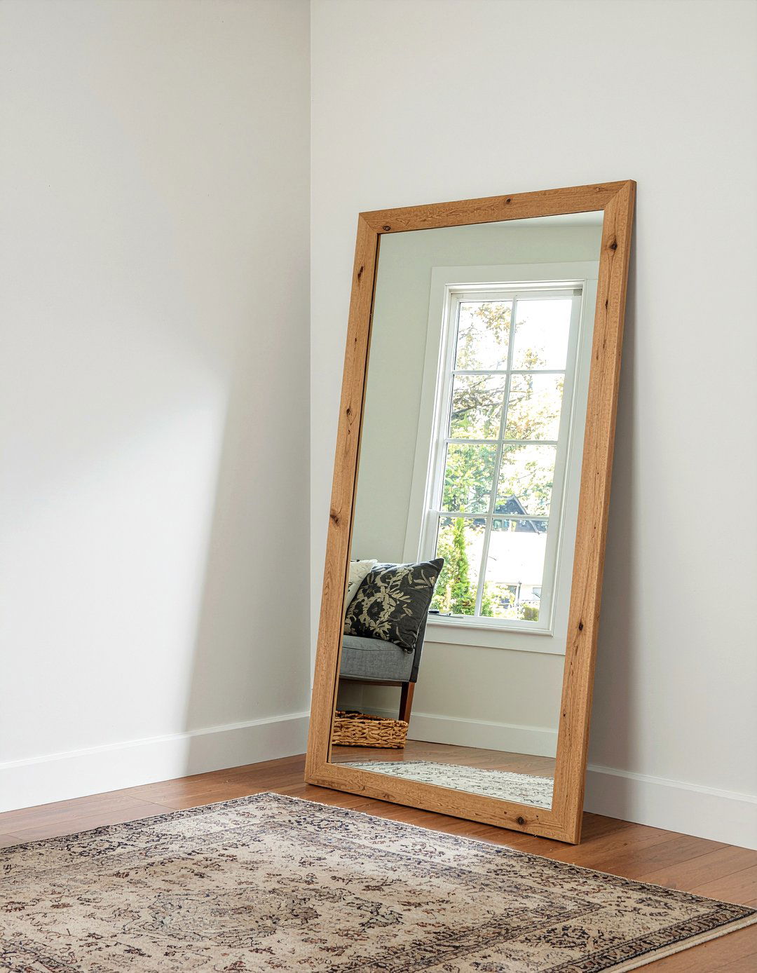 Oversized leaning mirror - 30 living room mirrors