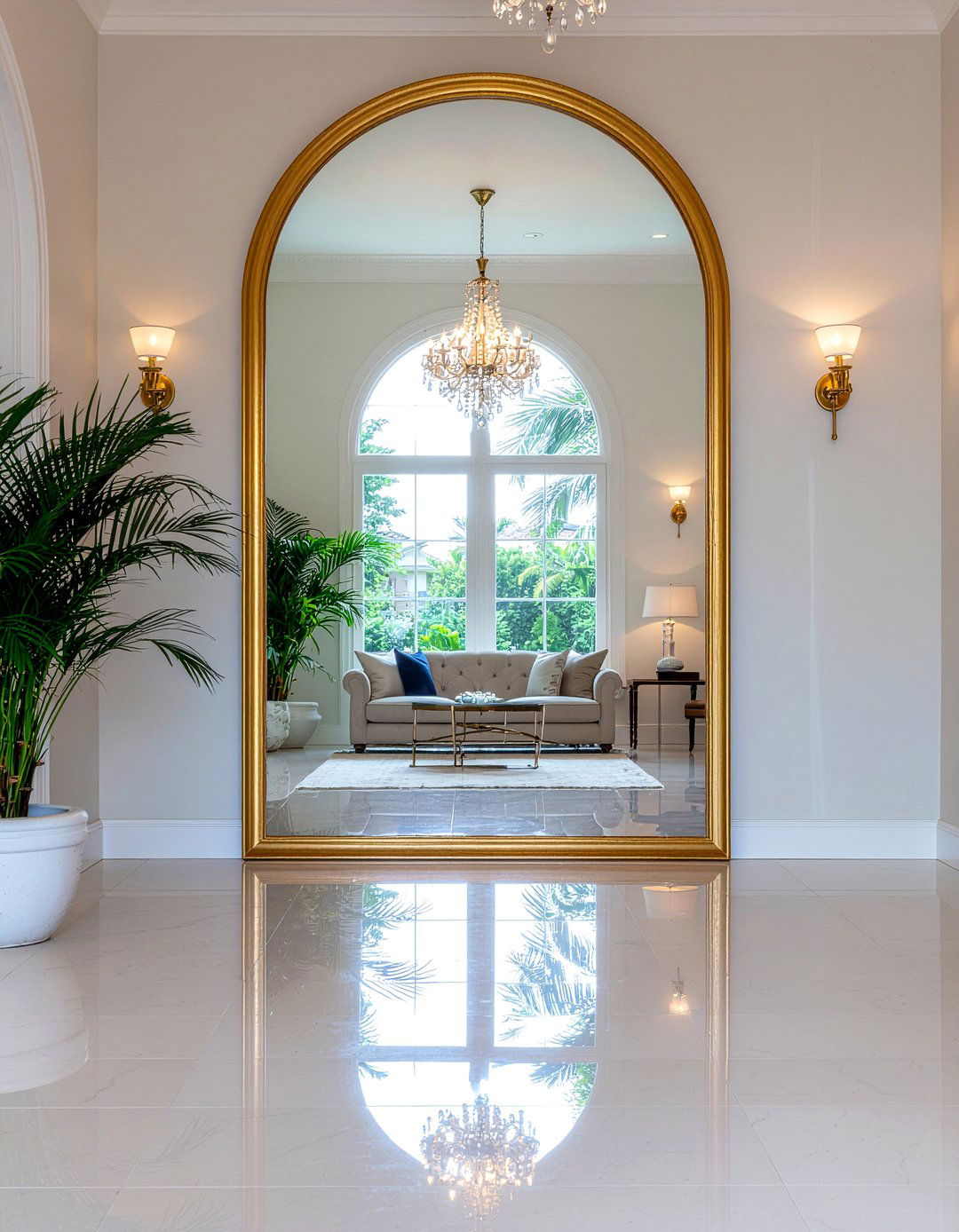 Oversized mirror - 30 hotel living room ideas